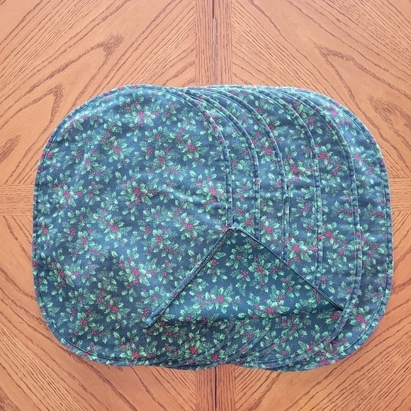 Vintage Holiday Holly & Berries Oval Placemats - set of 6 - Picture 1 of 1